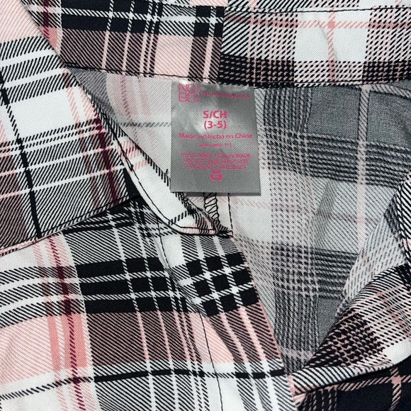 2 button ups - Picture 4 of 5